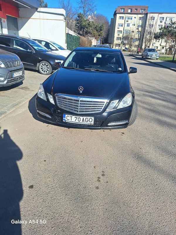 MERCEDES-BENZ E-Class 2012