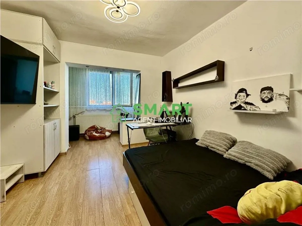 Apartament 3 camere. Arad, zona Aurel Vlaicu, Y - ri — fotografia 3