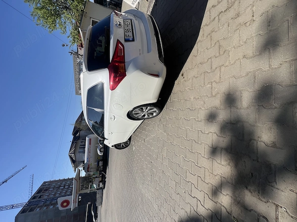 TOYOTA Auris 2014 — imagine 3