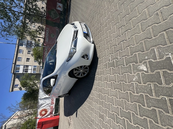 TOYOTA Auris 2014 — imagine 4