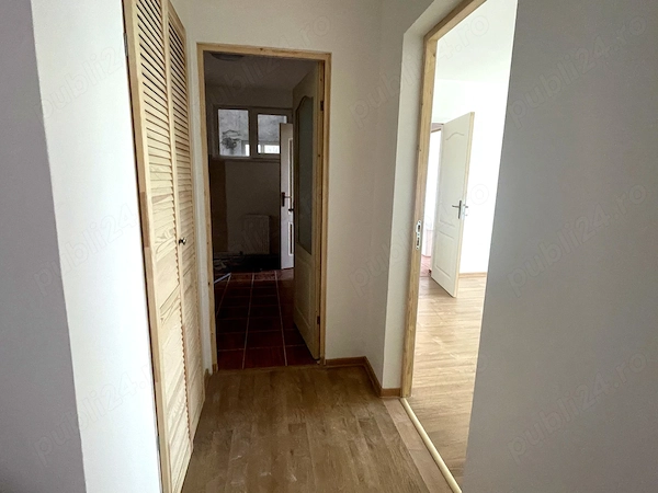 Apartament cu 3 camere in mun. Brasov — fotografia 3