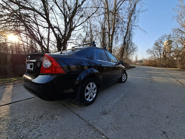 FORD Focus 2011 — imagine 5