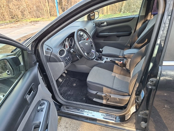 FORD Focus 2011 — imagine 7