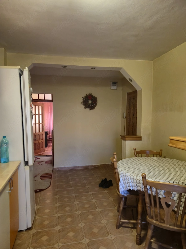 Apartament de vanzare cu 3 camere, decomandat, etaj 2, Suprafata totala 70 mp, Zona Centrala — fotografia 3
