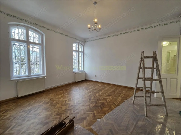 Apartament superb renovat in Centrul Istoric Brasov — fotografia 1