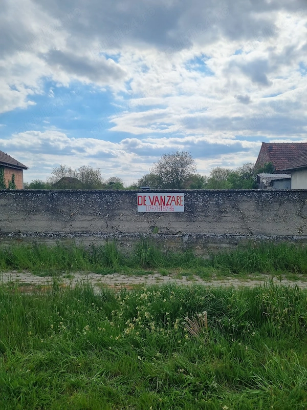 Vânzare teren