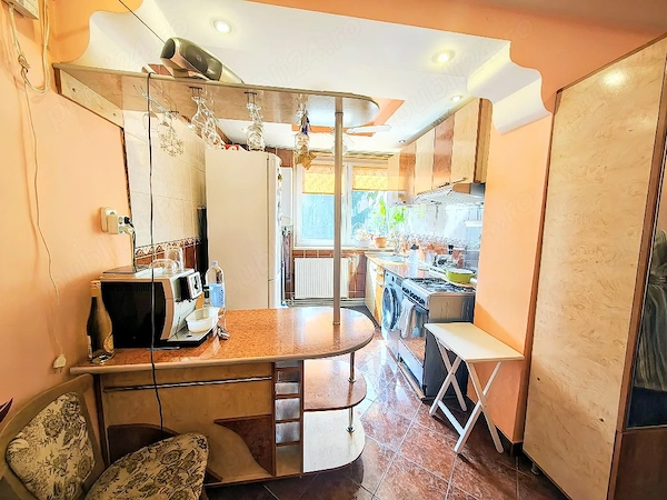 Ocazie. Vand ap cu 2 camere, 50 mp, ETAJ 2, Hunedoara , Centru, Langa Pietonală — fotografia 3