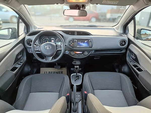 TOYOTA Yaris 2018 — imagine 8