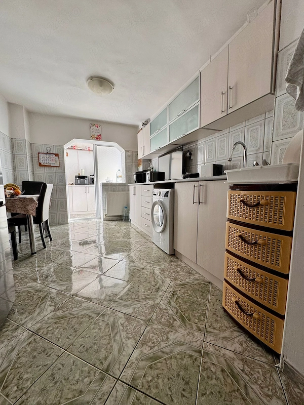 Ofer spre vanzare apartament cu 3 camere — fotografia 1