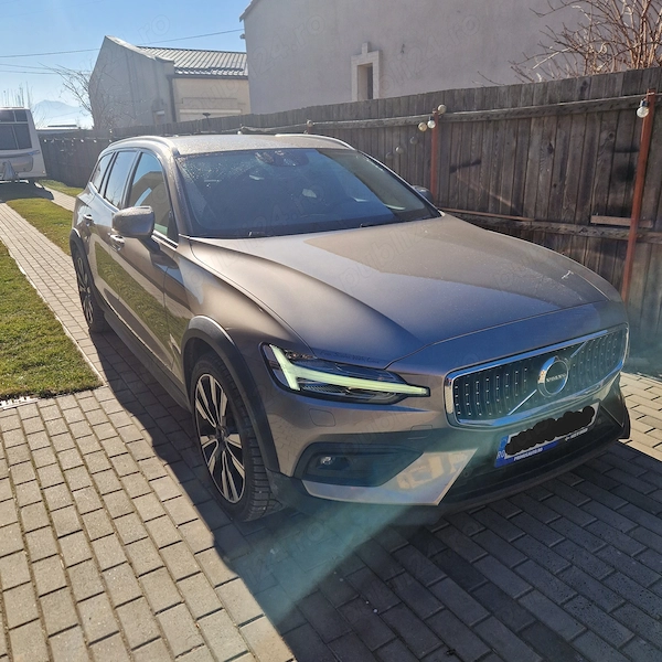 VOLVO V60 Cross Country 2019 — imagine 2