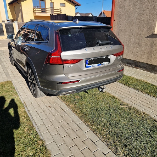 VOLVO V60 Cross Country 2019 — imagine 3