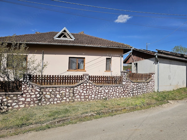 Casă P+1 cu Panouri Fotovoltaice 6.3kW și Independență Energetică