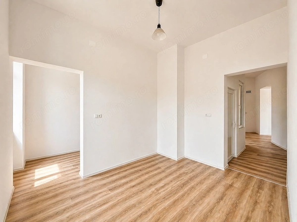 Apartament cu 4 camere - Ultracentral - IMOBIHOR - 189 000 — fotografia 3