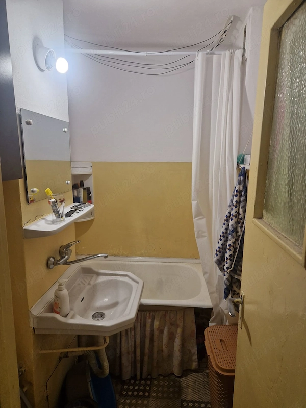 Apartament 4camere 54mp etaj4 4 zona Baraolt Ploiesti — fotografia 1