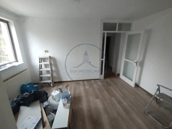 Apartament 2 camere, etaj 1, Bd. Decebal – poziție excelentă — fotografia 2