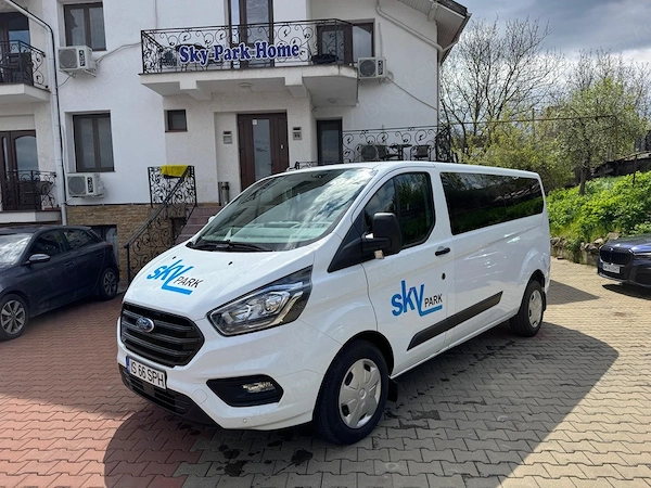 Ford Transit Custom L2H1 2 Diesel 23.000 km 8+1 locuri