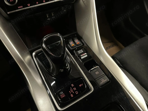 MITSUBISHI Unknown Model 2024 — imagine 18