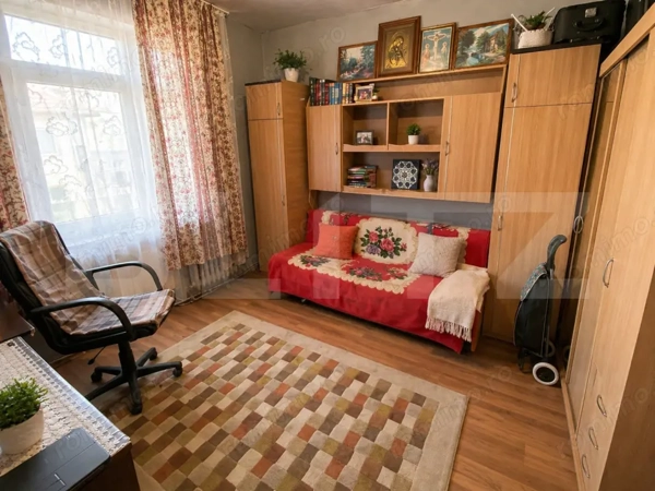 Apartament 4 camere, decomandat, etaj intermediar, Baciu — fotografia 3