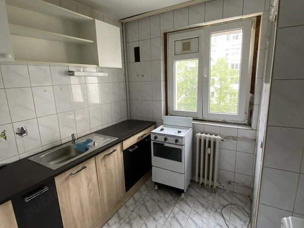 Vanzare garsoniera , proprietar — fotografia 3