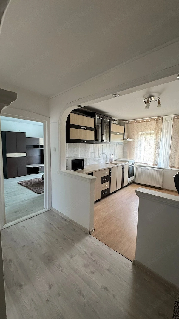 Apartament 3 camere, izolat termic exterior, 2 balcoane, mobilat — fotografia 3