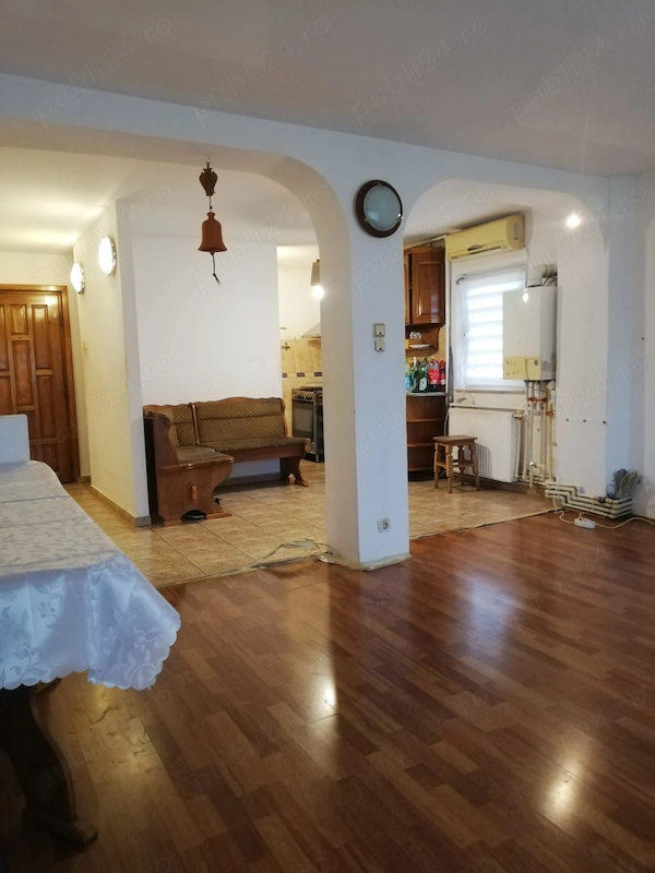 Vand apartament 3 camere cu spatiu generos — fotografia 1