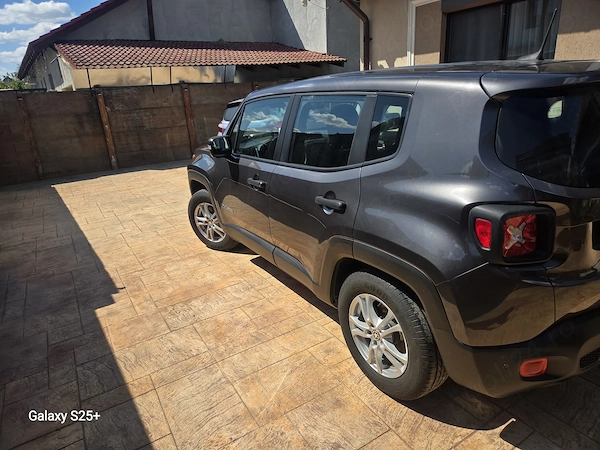 JEEP Renegade 2018 — imagine 30