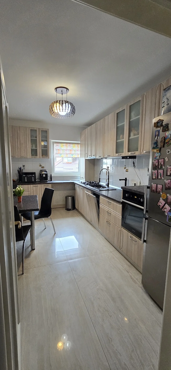 Apartament 4 camere de vânzare Ploiești