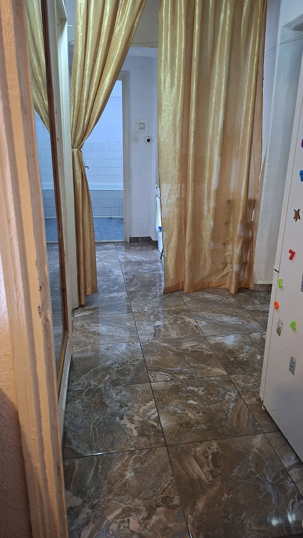 Apartament cu 2 camere decomandat, zona centrală — fotografia 3