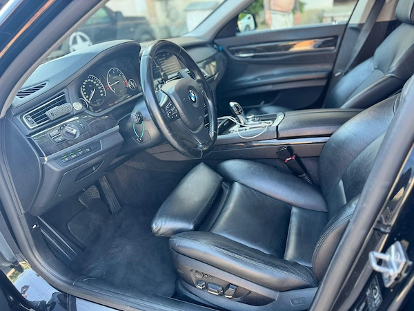 BMW 7 Series 2011 — imagine 8