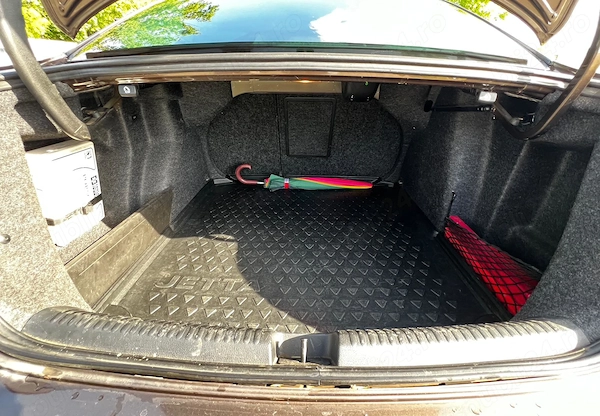 VOLKSWAGEN Jetta 2011 — imagine 13