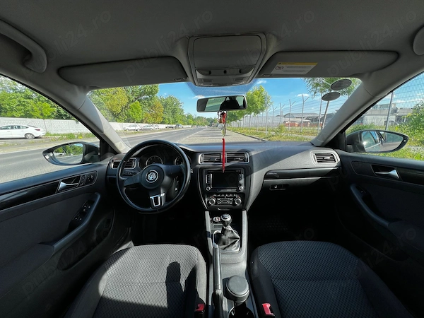 VOLKSWAGEN Jetta 2011 — imagine 11
