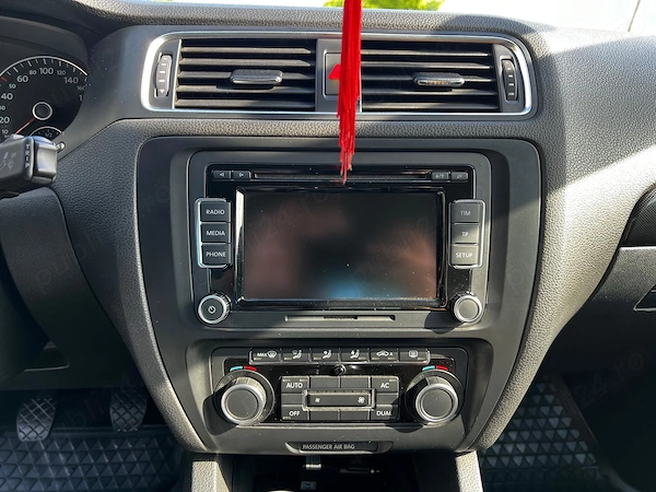 VOLKSWAGEN Jetta 2011 — imagine 9