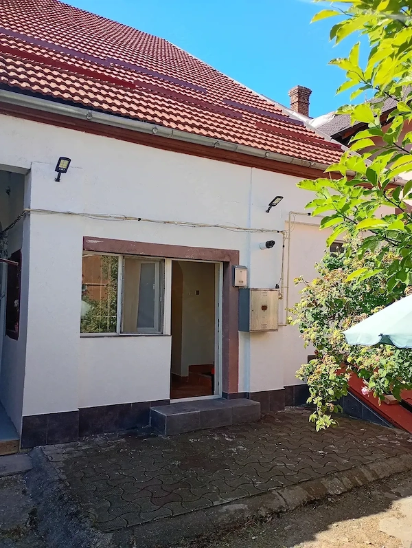 Se Vinde un Apartament la Curte Proprietar persoana fizica — fotografia 1