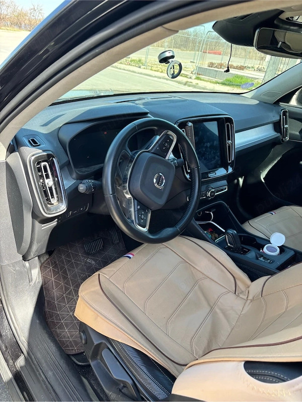 VOLVO XC40 2020 — imagine 9