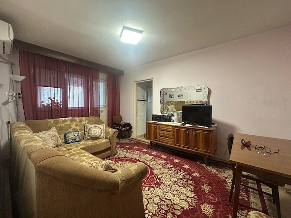 Agentia imobiliara VIGAFON vinde apartament 3 camere Malu Rosu — fotografia 1
