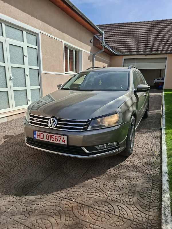 VOLKSWAGEN Passat
