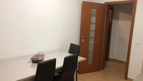 Apartament cu 3 camere de închiriat — fotografia 3