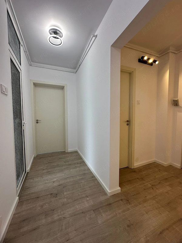 Vand apartament cu 3 camere — fotografia 3