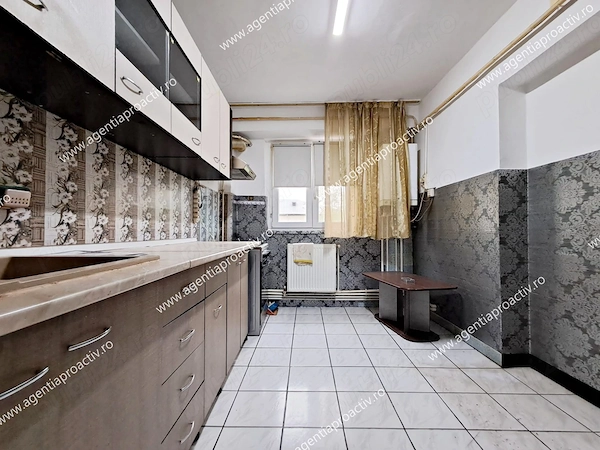 Apartament cu 2 camere in IC Frimu, centrala termica — fotografia 3