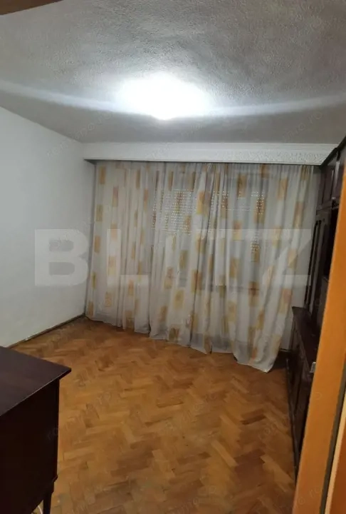 Apartament 3 camere de vanzare – Zona Unirii, Reghin | 64 mp utili — fotografia 3