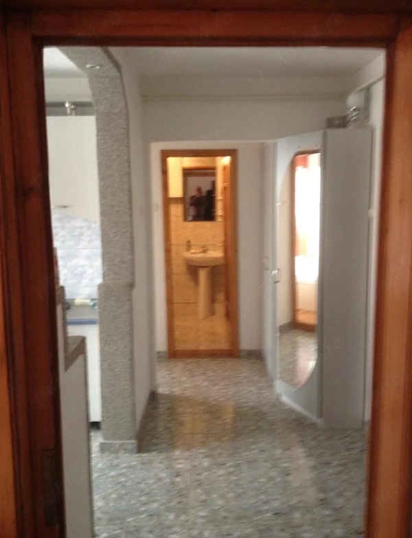 cv 81 Bd.Republicii, apartament 2 camere decomandat , etaj III — fotografia 3