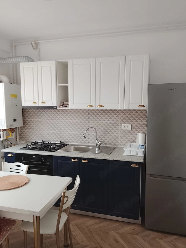 Apartament cu 2 camere de inchiriat — fotografia 3