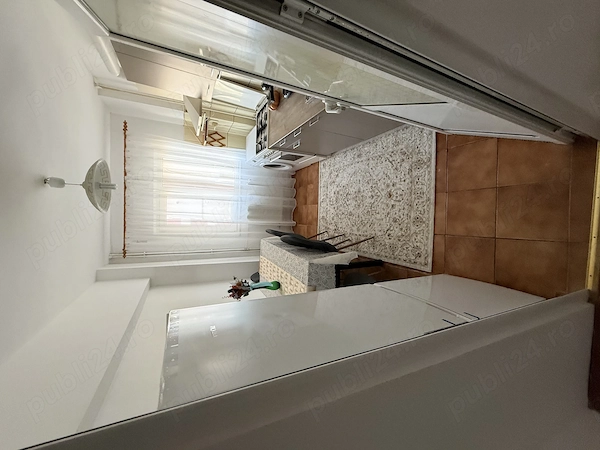 Închiriez apartament Bulevardul 1 Mai , lângă Facultatea de Medicină — fotografia 1
