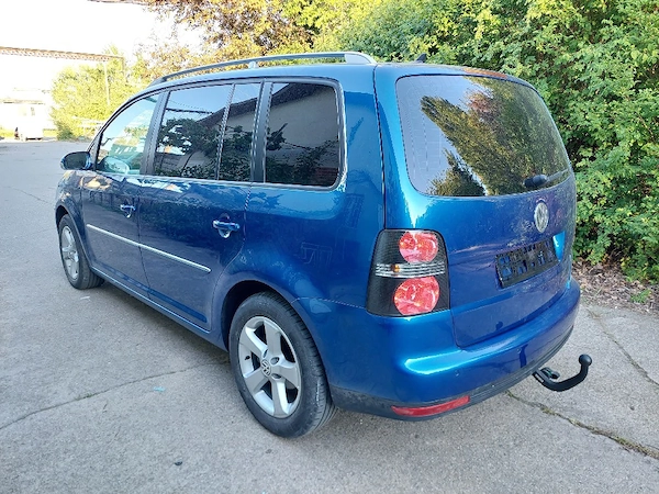 VOLKSWAGEN Touran 2007 — imagine 4