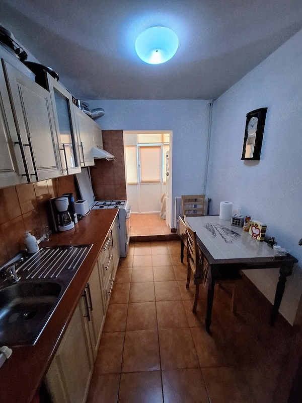 3 Camere zona Ostroveni bloc tip A — fotografia 3