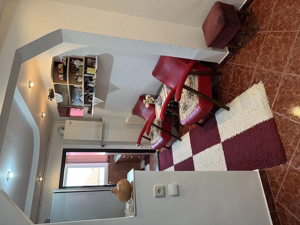 Vând apartament cu două camere — fotografia 3