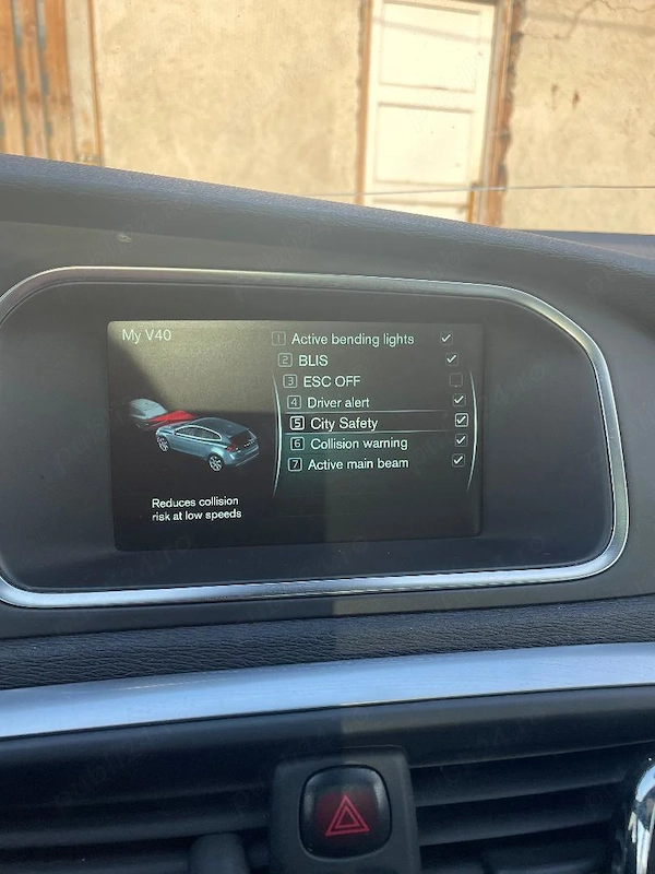 VOLVO V40 2016 — imagine 9