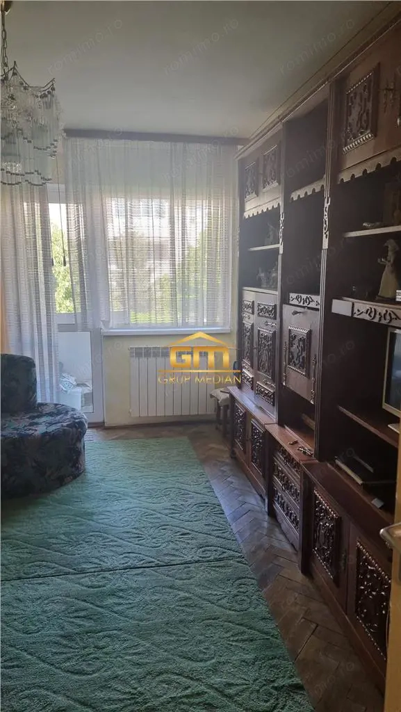 Apartament 3 camere de - Zona Traian, etaj 3 — fotografia 1