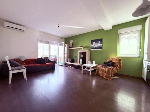 Apartament 3 camere , 58 mp utili , etaj 1/2 - Zona Blașcovici — fotografia 3