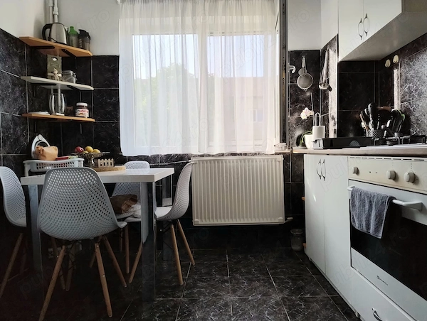 Apartament 3 camere, Q et. 3 din 4 în Nufărul, pe Aleea Onisifor Ghibu — fotografia 3